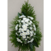 Coroană cu crizanteme albe în burete umed