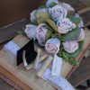 Carte decorativă cu trandafiri de săpun și pălăria absolvirii
