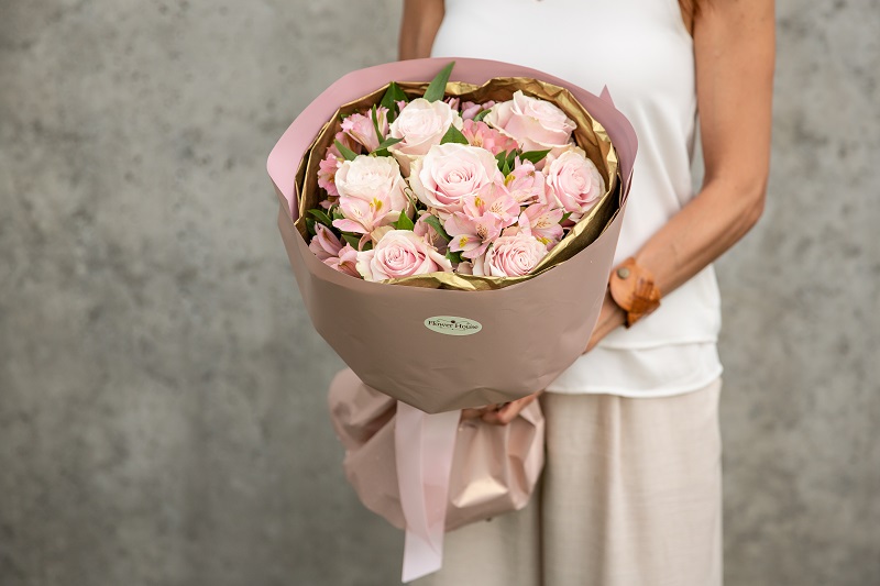 Buchet flori roz trandafiri roz livrare flori targu mures